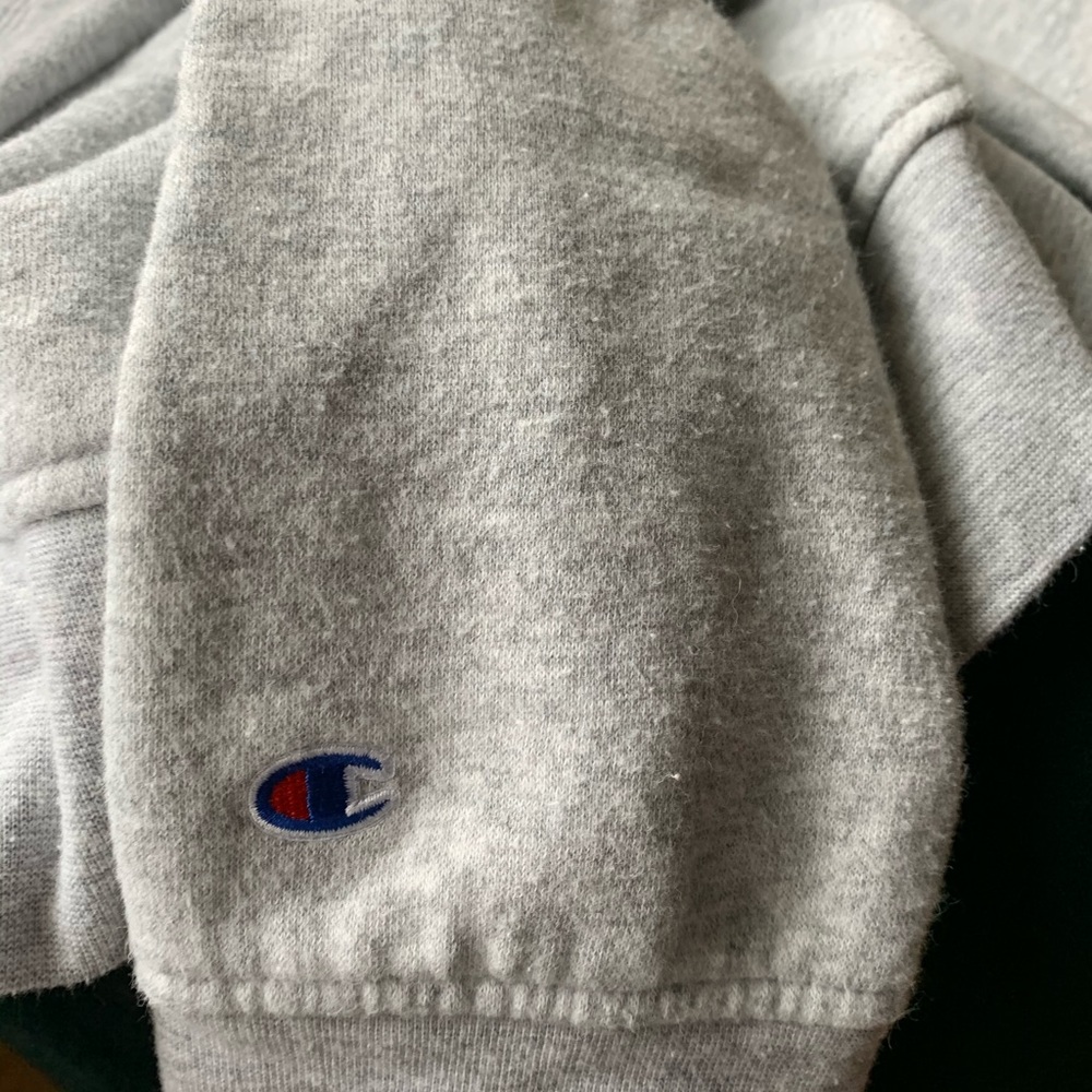 GREY CHAMPION CREW NECK - Picture 5 of 5